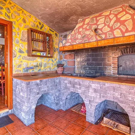 Casa Victor Nyaraló *